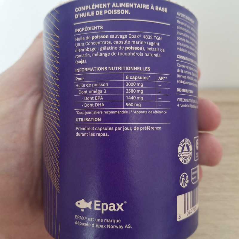 Photo de l’arrière d’un pot d’oméga-3 Greenwhey avec le détail de composition et le logo EPAX